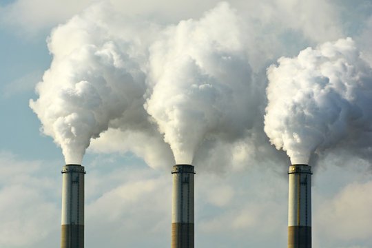10 Lines Air Pollution Essay for Students in English
