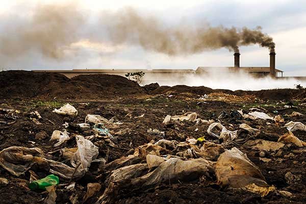 10 Lines on Pollution in Marathi Essay